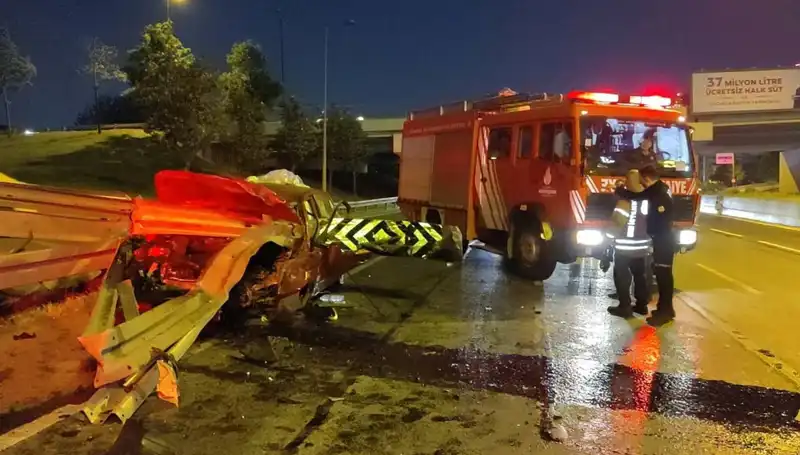 Bariyer Otomobile Saplandı: Sürücü Ağır Yaralı, Olayın Perde Arkası!