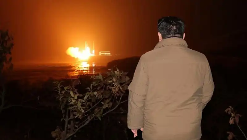 Kuzey Kore’nin Silah Programı: Faturayı Amerika mı Ödüyor?