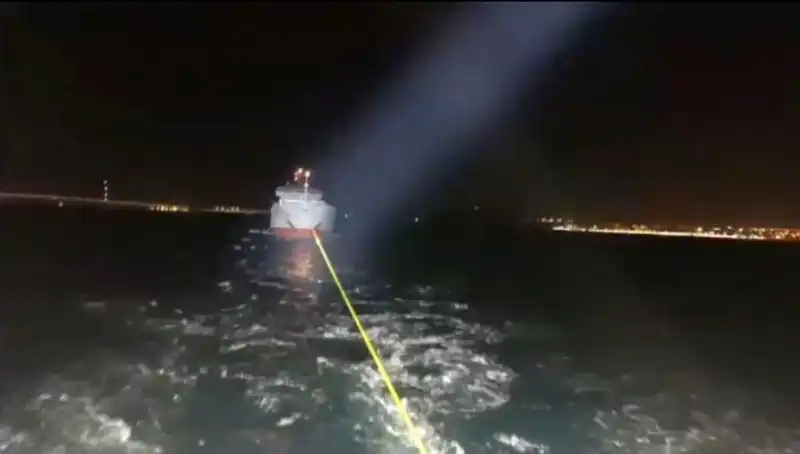 Çanakkale Boğazı’nda Gemi Arızası, Seferler Askıya Alındı!