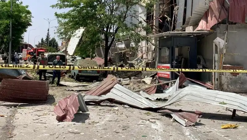 Gaziantep'te Fabrikada Büyük Patlama: Yaralılar ve Nedenleri Hakkında Bilgiler