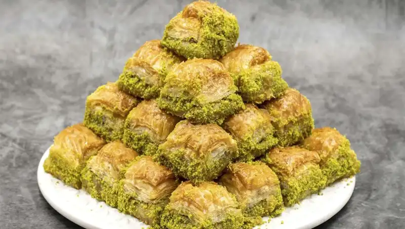 Baklavadan Bakteri Alarmı: Uzmanlar Ölüm Riskinden Bahsediyor!