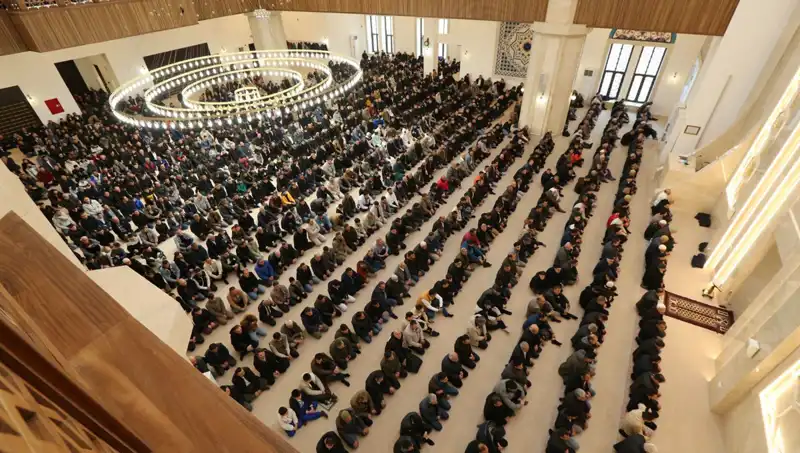 4 Nisan 2025 Cuma Namazı Saatleri: İstanbul, Ankara ve İzmir için Kesin Zamanlar