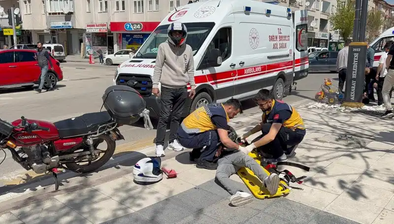 Aksaray'da Motosiklet Kazası: İki Genç Yaralandı, Olayın Sebebi Ne?