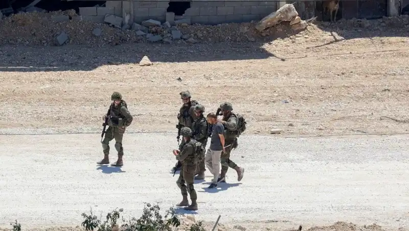 İsrail Ordusu, Sınırda Kapıları Kapatınca Ambulanslar Yolda Kaldı