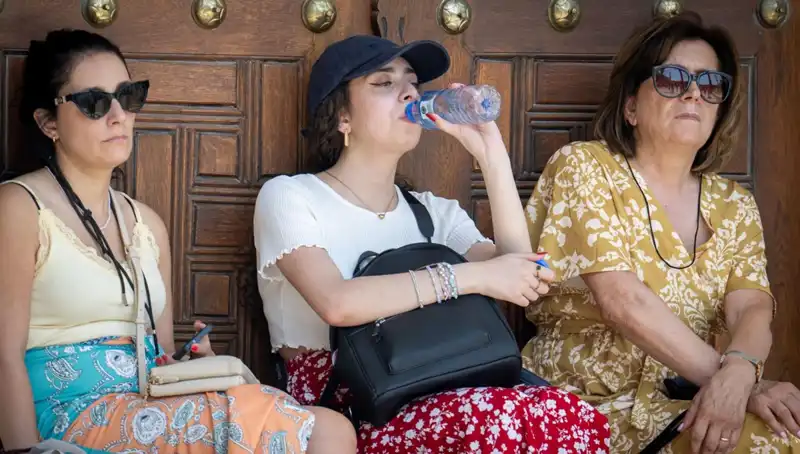 Türkiye'nin 23 İlinde Sıcaklık Rekorları: 40 Dereceyi Geçti!