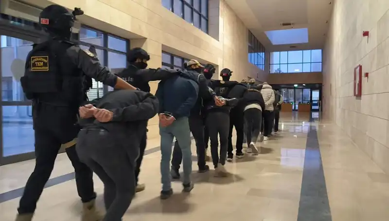 Türkiye Genelinde DAEŞ Operasyonları: 298 Şüpheli Yakalandı!