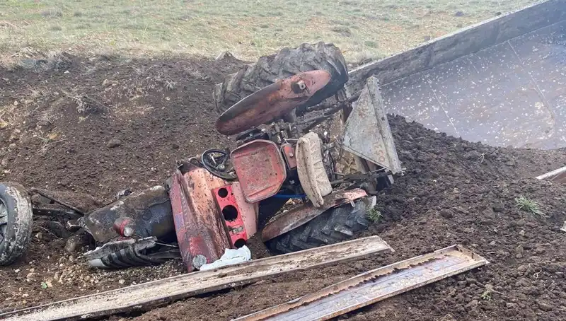 Kayseri’de Kontrolden Çıkan Traktör Şarampole Yuvarlandı: Kaza Anı Anbean Kaydedildi