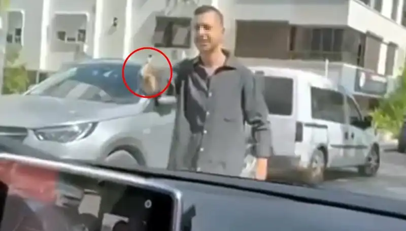 Kadınlara Silah Çeken Sürücü Hakkında Şoke Eden Gelişmeler!