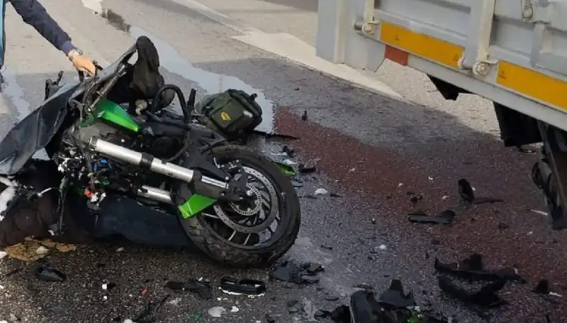 Çorum’da Feci Kaza: Motosiklet Kamyona Çarptı, Sürücü Hayatını Kaybetti