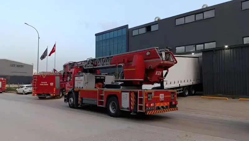 İnegöl'de Geceyarısı Patlayan Korkunç Fabrika Yangını, Panik Yarattı!