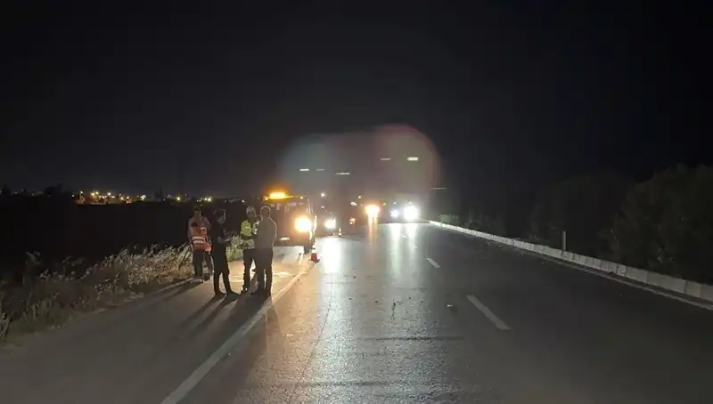Adana'da Korkutan Zincirleme Trafik Kazası: Üç Araç Birbirine Girdi