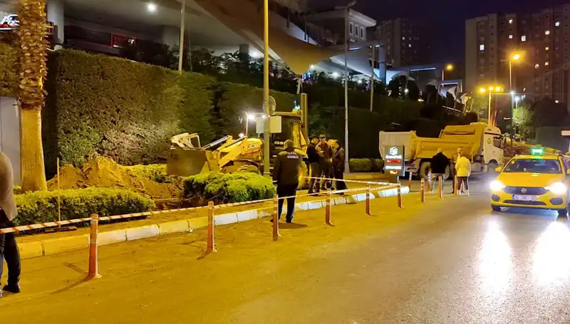 AVM Girişinde Doğalgaz Paniği: Güvenlik Alarmı Verildi