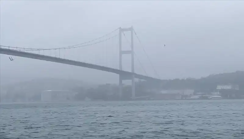 İstanbul Boğazı’nda Gemi Trafiğini Durduran Görkemli Sis Olayı
