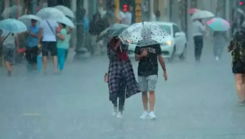 Meteoroloji'den Uyarı: Yangın Bölgesine Kuvvetli Rüzgar ve İstanbul’a Sağanak Yağış Geliyor