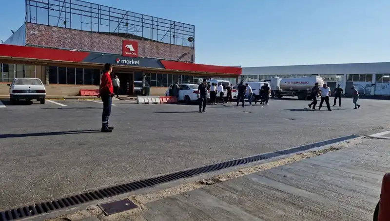 İki Aile Arasında Omuz Atma Kavgası: Akaryakıt İstasyonu Savaş Alanı Oldu