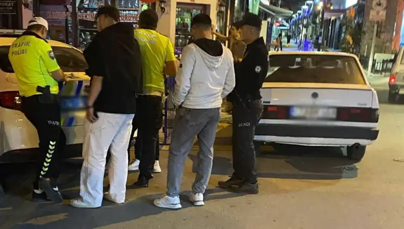 Yüksek Sesle Müzik Dinlemek, Trafik Cezasına Neden Oldu!
