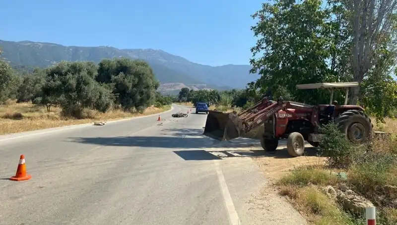 İzmir'de Motosiklet Kazası: Genç Sürücü Hayati Tehlike ile Hastaneye Kaldırıldı