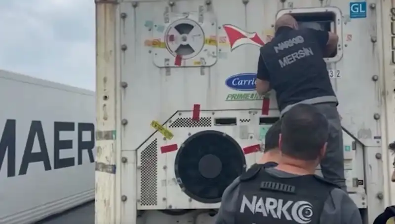 Mersin'de Tarihi Uyuşturucu Operasyonu: Binlerce Paket Ele Geçirildi