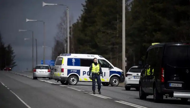 Finlandiya Okulunda Bıçaklı Saldırı: Üç Öğrenci Yaralandı!