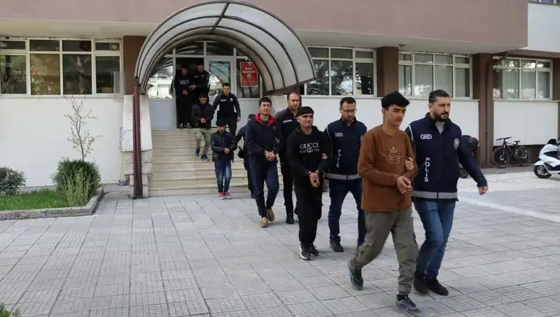 Edirne ve Kırklareli'nde Kaçak Göçmenlere Yönelik Bülent Hızlandırılmış Operasyon Gerçekleştirildi