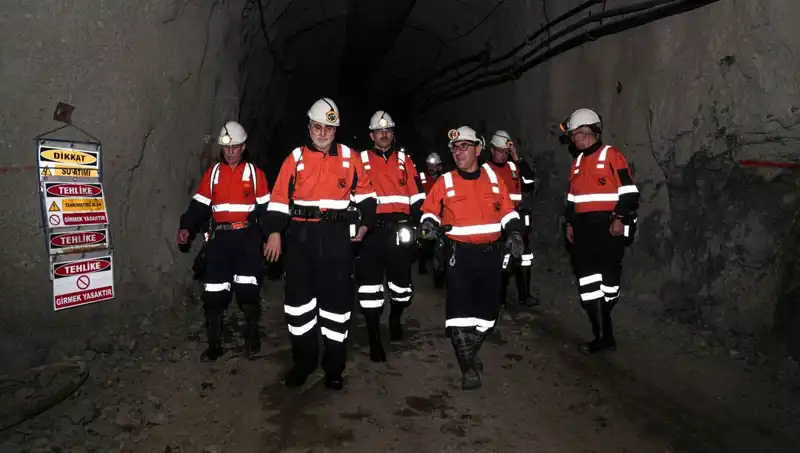 Altın Madeninde Kritik Kontrol: Bakan Işıkhan Yerinde İncelemelerde Bulundu