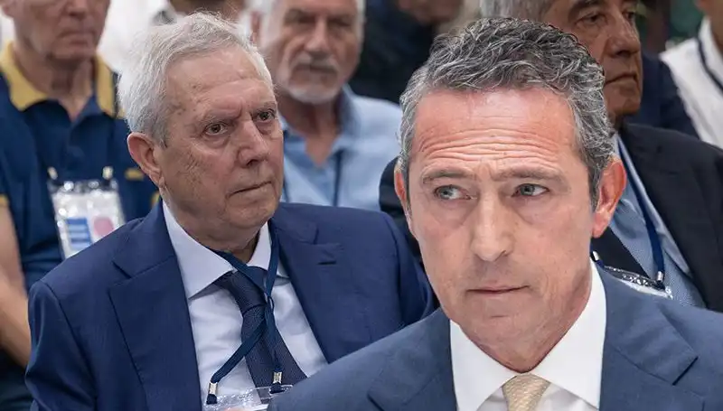 Fenerbahçe Divan Kurulu’nda Aziz Yıldırım'ın Adaylık Açıklaması Gerginliğe Sahne Oldu
