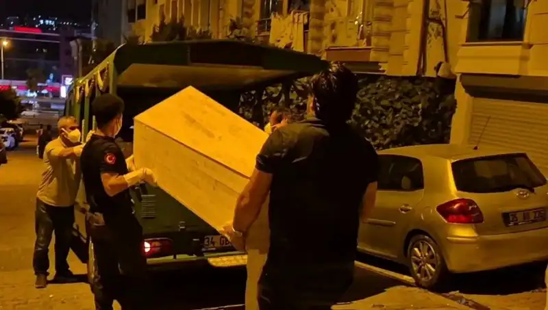 Esenyurt'ta Gizemli Ölüm: Kadın Cesedi Bulundu
