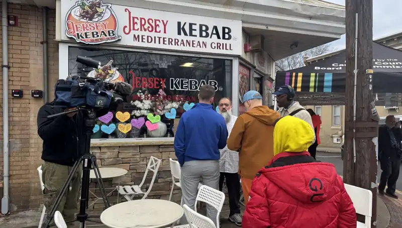 Türk Ailenin Yaşadığı Trumpzede Deneyimi: Yeşil Kart Beklerken Gözaltına Alındılar
