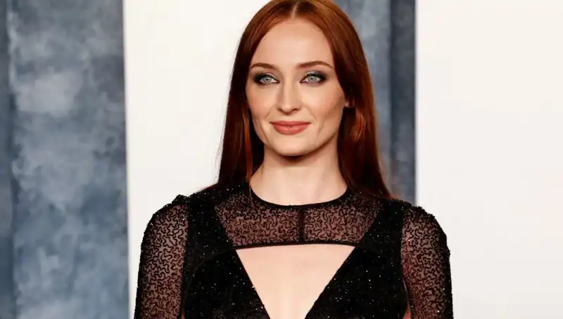 Sophie Turner'ı Çileden Çıkartan Yorum: Oyuncunun Tepkisi Dikkat Çekti