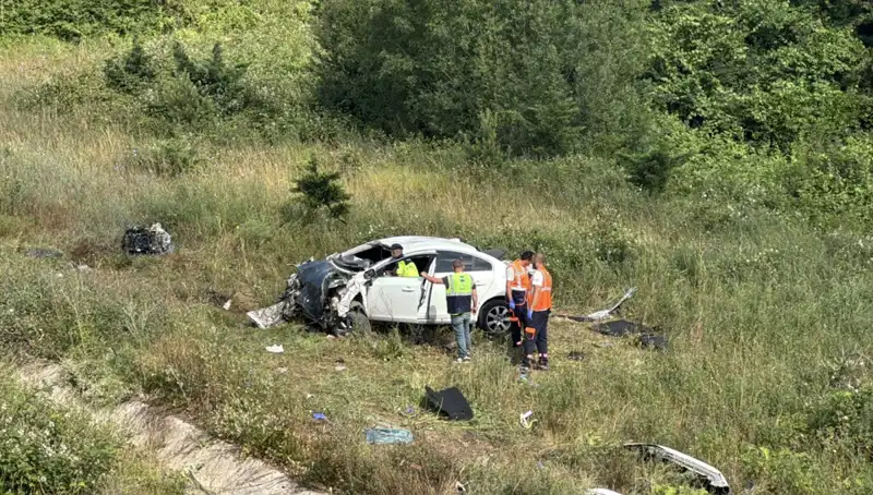 Kuzey Marmara Otoyolu’nda Korkunç Kaza: Araç Şarampole Devrildi, Yaralılar Var!