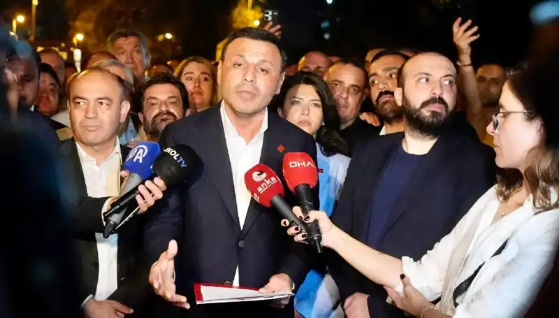 CHP İstanbul İl Başkanı Özgür Çelik'ten Önemli Açıklamalar: Siyasi Gelişmelerin Ardındaki Gerçekler