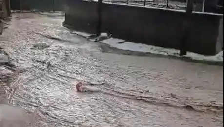 Sivas'ta Sağanak Yağış ve Dolu, Şehirde Sel Felaketi Yarattı