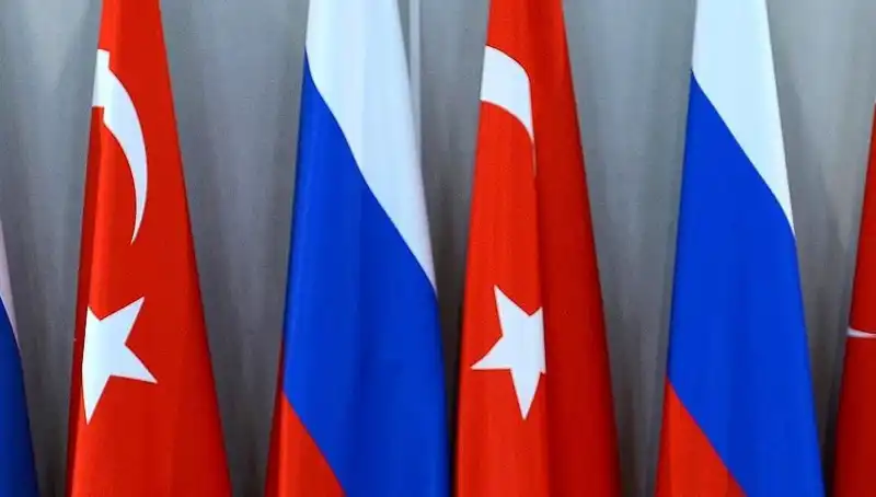 Tarihi Bir Zaman Diliminde: Rusya ve Türkiye'nin Diplomatik İlişkileri