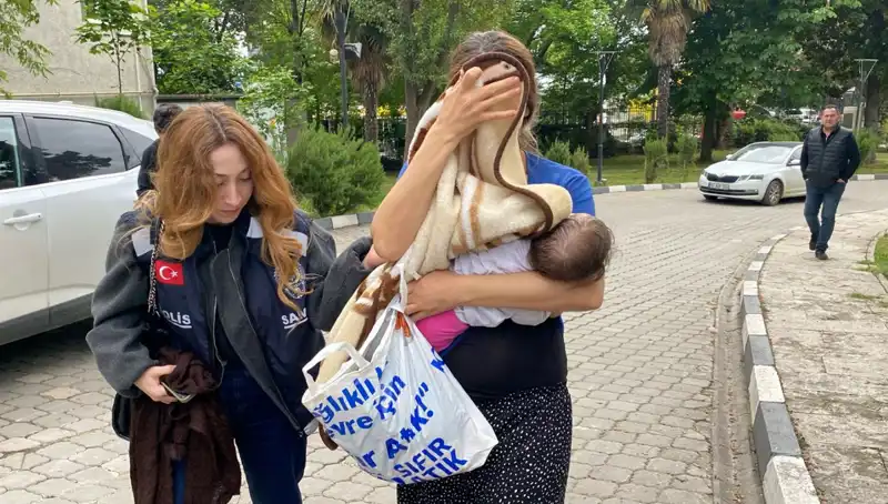 Evlerden Hırsızlık Yapan Kadın, Polis Tarafından Yakalandı