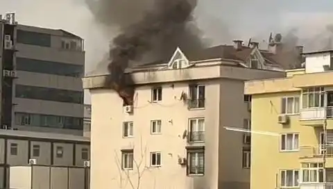 Mecidiyeköy'de Korkutan Yangın: Dört Katlı Bina Tahliye Edildi