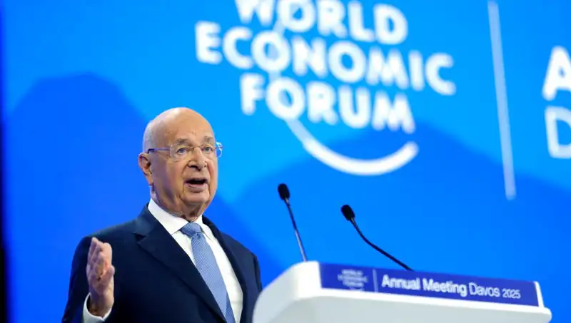 Klaus Schwab, Davos’un Kurucusu Olarak Görevinden İstifa Etti