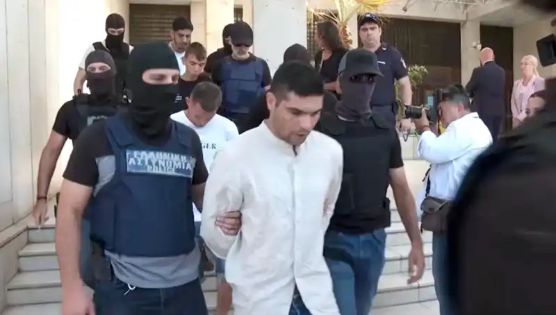 Atina’da Cinayet Şok Edici Ayrıntılarla Gündemde: 5 Kişi Gözaltında
