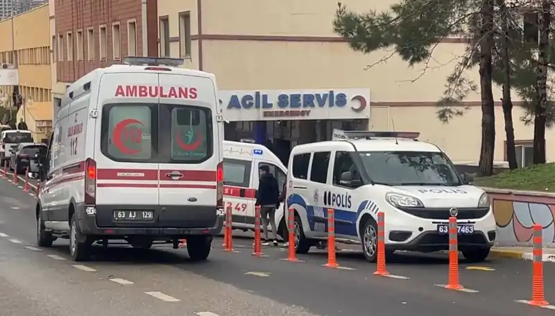 Şanlıurfa'da Şok Eden Kaza: Elektrik Akımına Kapılan Adam Direkten Düştü