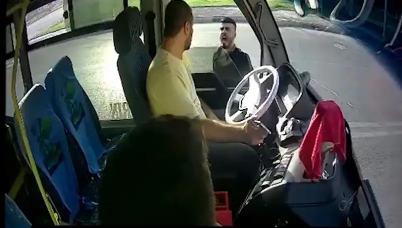 Antalya'da Otobüs Şoförünü Bıçaklayan Şüpheli Yakalandı