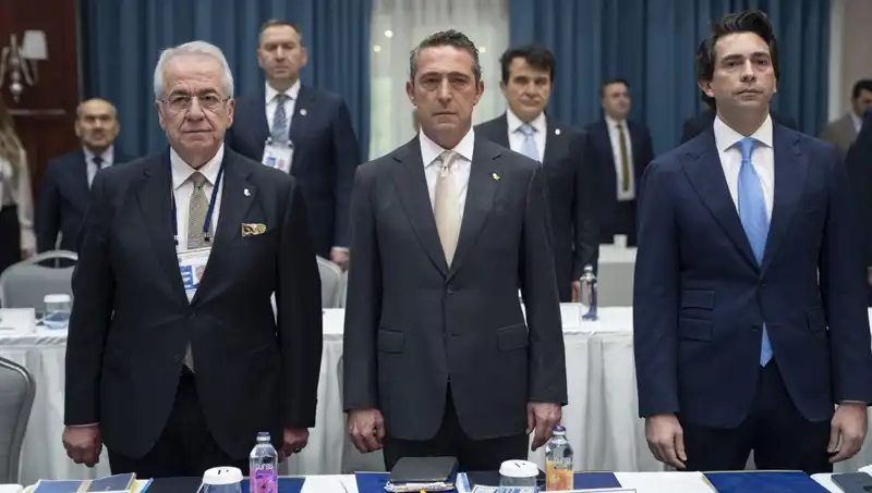 Fenerbahçe'de Taraftardan Rekor İmza! Destek Büyüyor