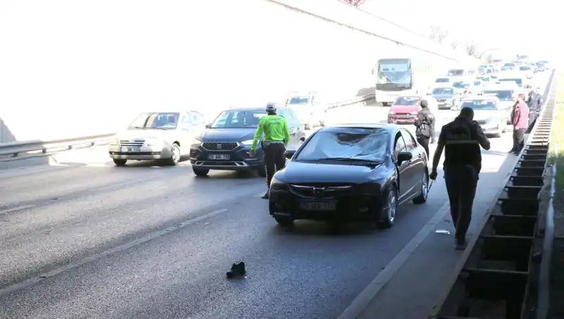 Polis Takibinden Kaçarken Üst Geçitten Atlayan Genç Şok Etti