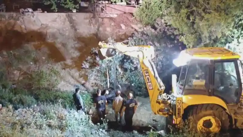 Hatay'da İneğin Kurtarılması İçin Yapılan Kahraman Operasyon