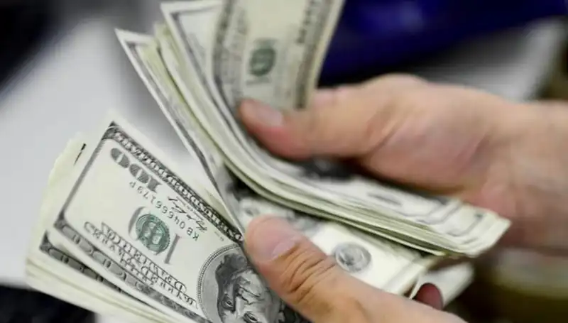 Dolar Kuru Güncel Değerleriyle 30 Nisan 2024'te Merak Ediliyor